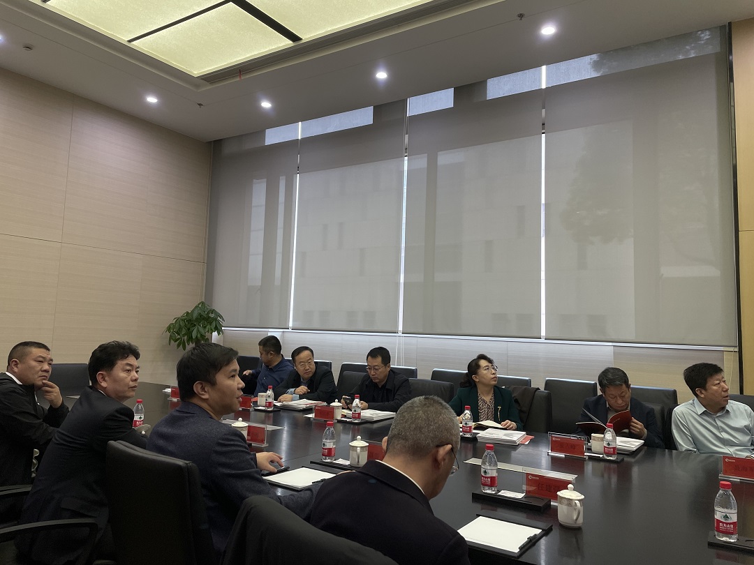 熱烈歡迎內蒙古烏蘭察布市豐鎮市領(lǐng)導一行蒞臨合特光電考察調研